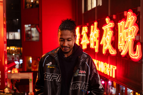 Tokyo: Private Shibuya Neon Lights Photo Tour