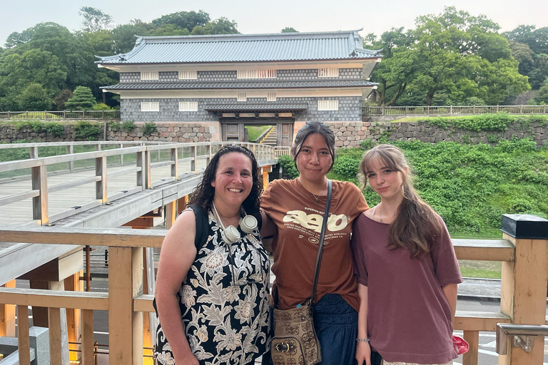 Kanazawa: Castle Interior & Kenrokuen Garden Tour