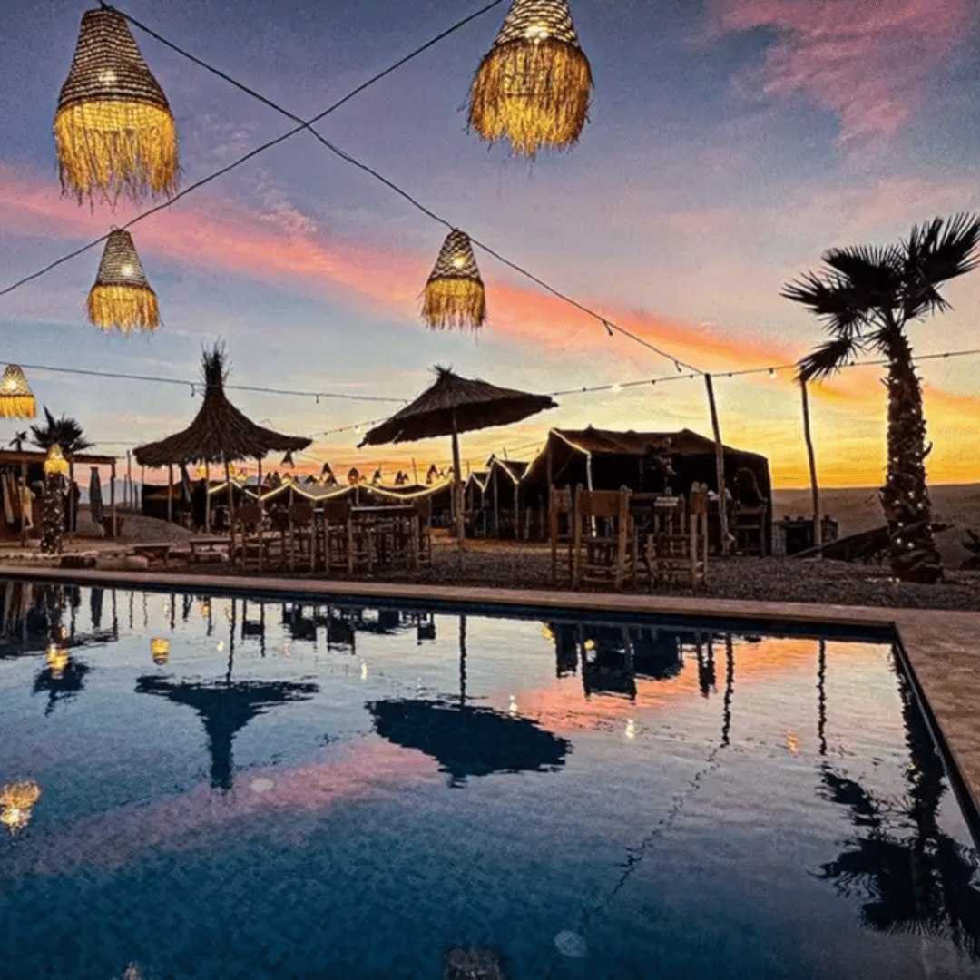 Marrakech : coucher de soleil dans le désert d'Agafay, balade à dos de chameau et dîner-spectacle