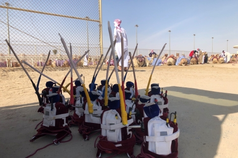 Piste de course de chameaux de Doha : Ferme Oryx et Musée Sheikh Faisal.Doha : Oryx Watch, piste de course de chameaux et musée Sheikh Faisal