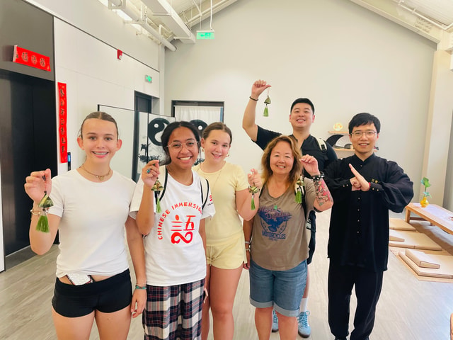 Shanghai: Tai Chi Class with Refreshments and Photos