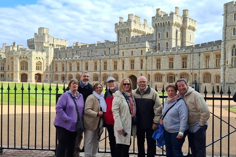 London: Royal Windsor & Runnymede Private Taxi Tour