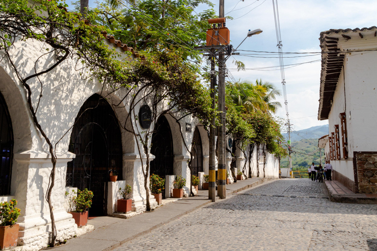 Santa Fe de Antioquia: Colonial Town, Puente de Occidente & Lunch