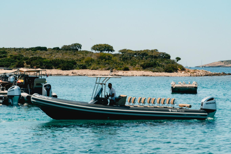 Spalato: Grotta Azzurra, Hvar e 5 isole con biglietto d&#039;ingressoTour di gruppo da Spalato