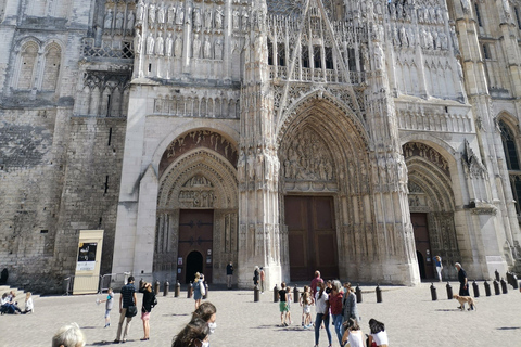 From Paris: Guided Tour of Honfleur, Etretat, and Rouen