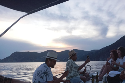 Vernazza: morning tour-afternoon-sunset aperitiv cruise tour 2-Hour Tour