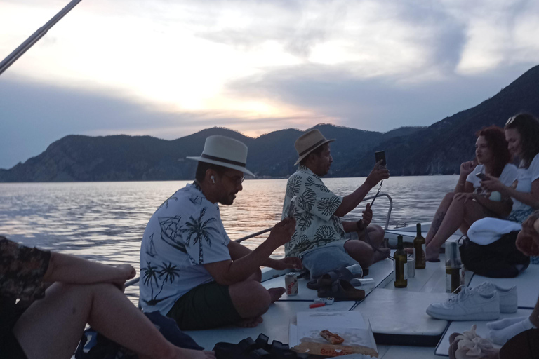 Vernazza: morning tour-afternoon-sunset aperitiv cruise tour 2-Hour Tour