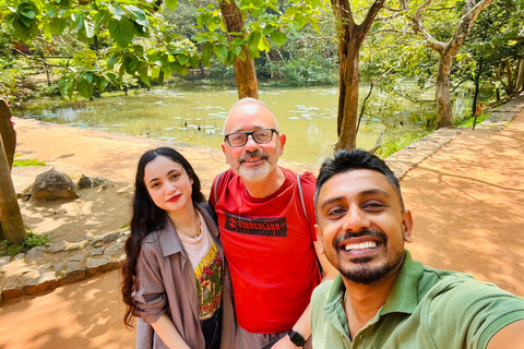 Kandy : Nanu Oya - Ella Train Ride With Private Car & Guide
