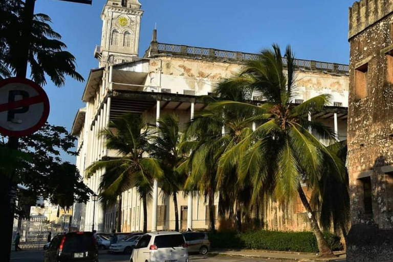 ZANZIBAR: Kryddodling, Stone Town-rundtur och Makachu DiversPRIVAT TUR TRANSFER INGÅR EJ