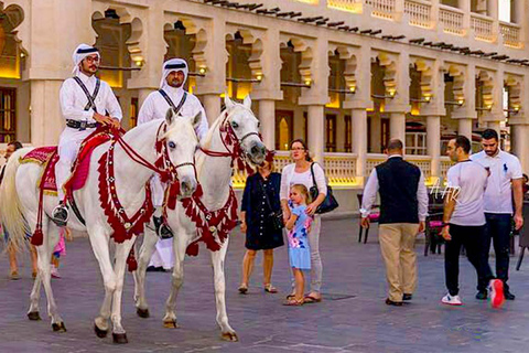 Doha: Stadsrondleiding met gids met Souq Waqif en Pearl Island