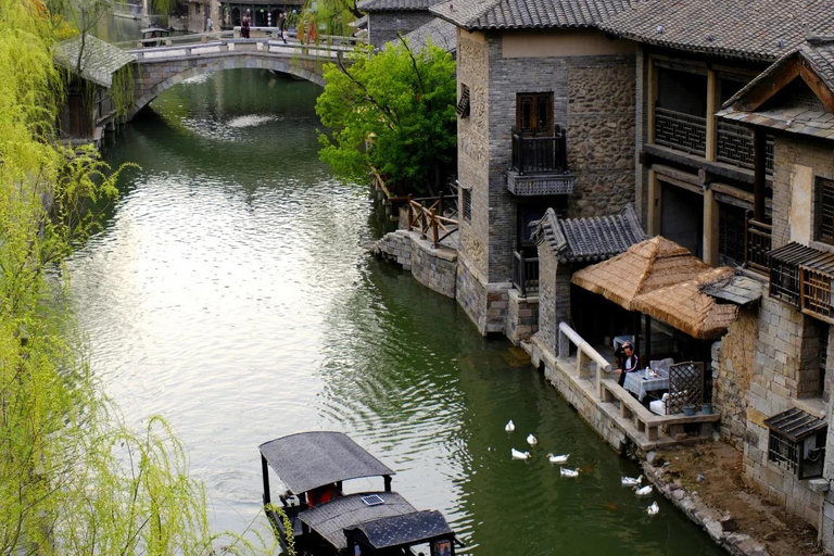 Beijing: Gubei Water Town & Simatai Great Wall Tour