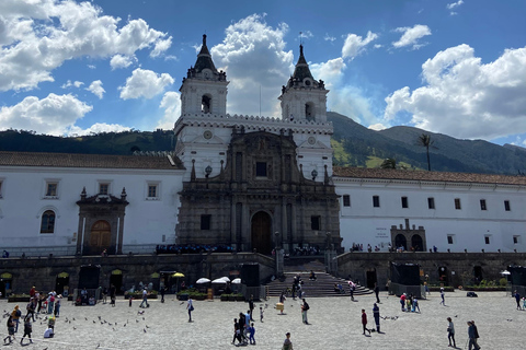 Quito: Classic Tour, Explore the Old Town & The Equator Line