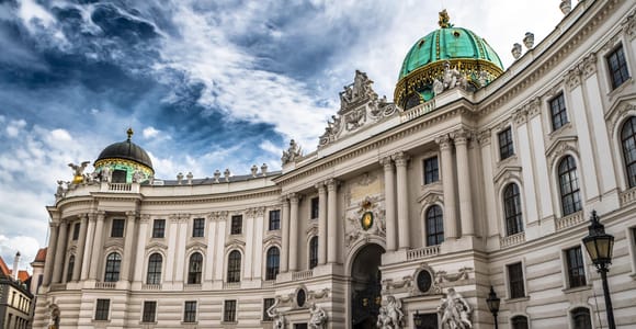 ab Budapest: Ganztägige private Tagestour nach Wien & Bratislava