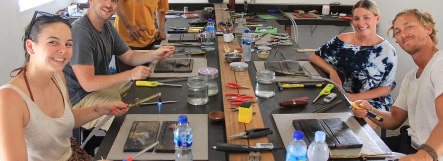 Gili Air : cours de fabrication de bijoux en argent kaktus