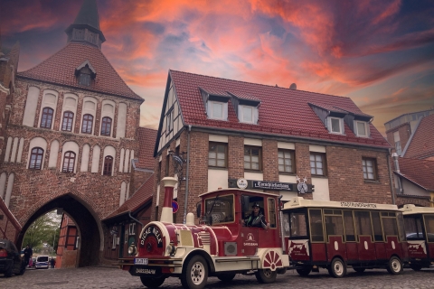 Stralsund: Stadtrundfahrt durch die historische Altstadt Stralsund: city tour through the historic old town