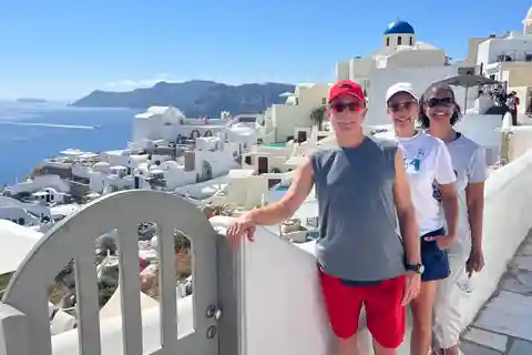 Around Santorini: Island Tour & Oia town