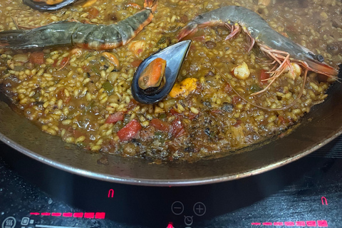 Aula de culinária de paella com sangria em BilbaoBilbao: aula de culinária tradicional espanhola com sangria