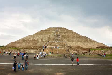 Mexico City: Teotihuacan, Guadalupe Shrine & Tlatelolco Tour