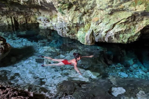 Zanzibar: Privat Jozani-skogen, Kuza-grottan och Rock RestaurantZanzibar: Privat Jozani-skogen, Kuza-grottan och Rock-restaurangen