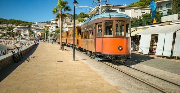 Mallorca: Inselrundfahrt mit Zug, Straßenbahn und Boot