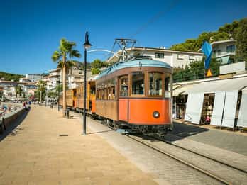 Mallorca: Viaje a la isla en tren, tranvía y barco