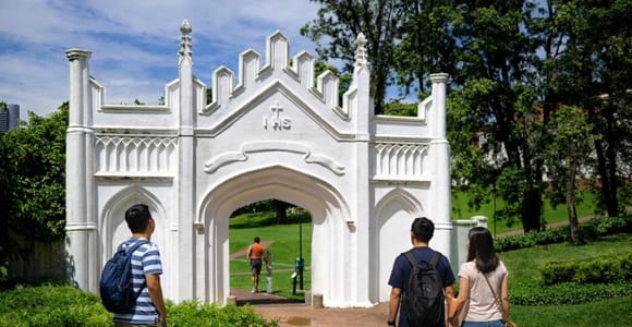 Singapore: Guided Walking Tour with a Local