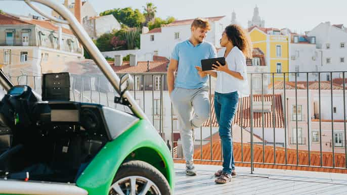 Lisbon: GPS-Guided Spinach Tour by Electric Car