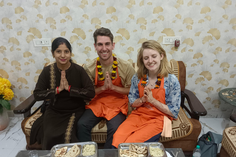 Delhi: indyjskie gotowanie z posiłkiem i wizytą na targuLekcja gotowania wegetariańskiego z posiłkiem i wizytą na targu