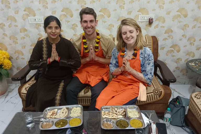 Delhi: indyjskie gotowanie z posiłkiem i wizytą na targuLekcja gotowania wegetariańskiego z posiłkiem i wizytą na targu