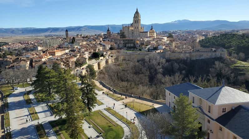 Rondleiding door Segovia in het Spaans: kathedraal en Alcázar