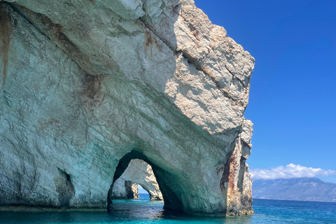 Zakynthos: Navagio Beach and Blue Caves Boat Tour Around Zante by private boat
