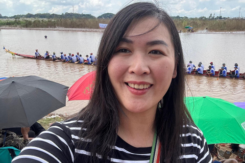 Vientiane: Private City Tour by EV TukTuk with Guide