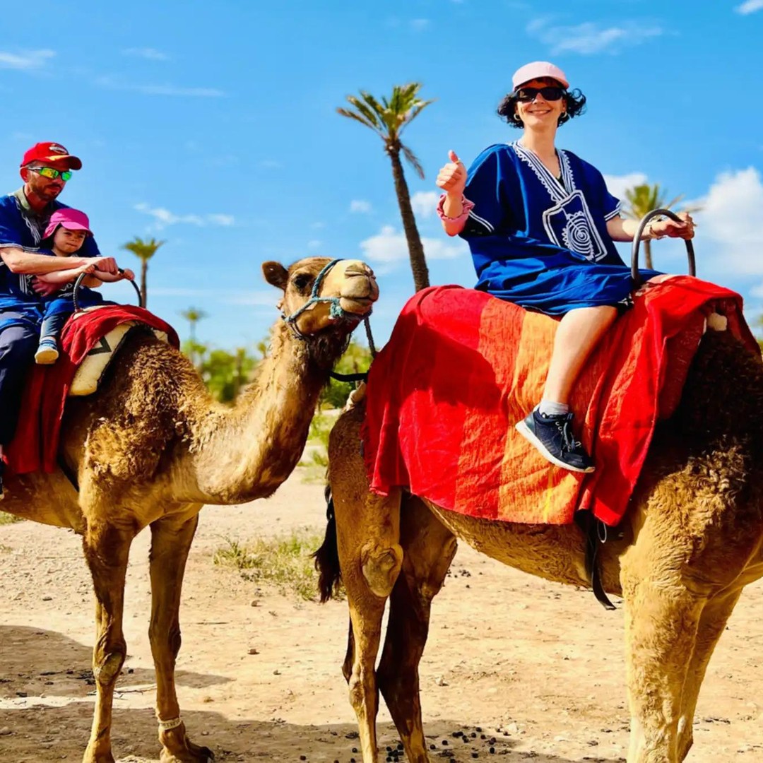 Agadir : Balade à dos de chameau avec option thé et dîner barbecue