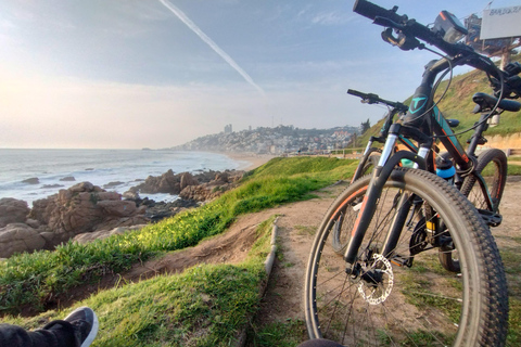 Promenade à vélo le long de la côte de Viña del Mar ou de Valparaíso, à vous de choisir !