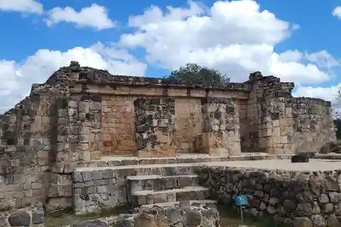 Oxkintok ancient Puuc + Becal Jipi Japa artisan + Cenote