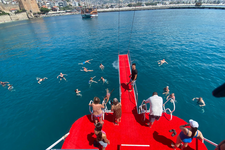 Serenidade nos mares: passeio de barco para relaxar em Alanya