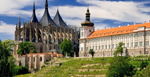 Von Prag aus: Kutná Hora, St.-Barbara-Kirche, Sedlecker Knochenkapelle