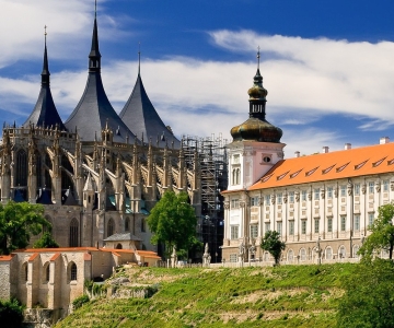 Depuis Prague : Kutná Hora, église Sainte-Barbara, ossuaire de Sedlec