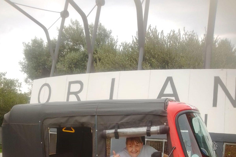 Johannesburg: Soweto Tuk-Tuk or Bike Tour