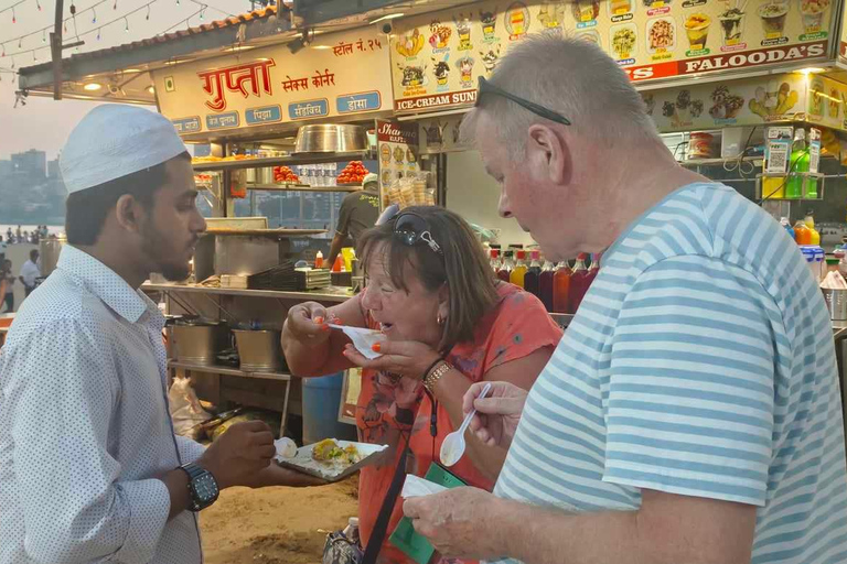 Mumbai: Best Steet Food Tour & Evening Market with a Local