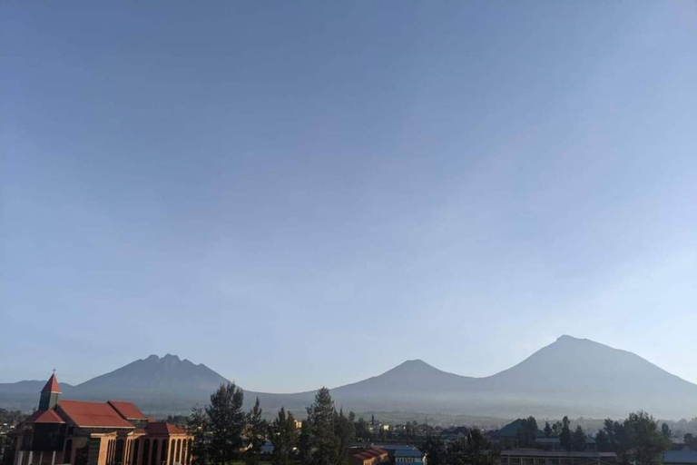 Wandeling naar Mount Bisoke in het Vulcanoes National Park