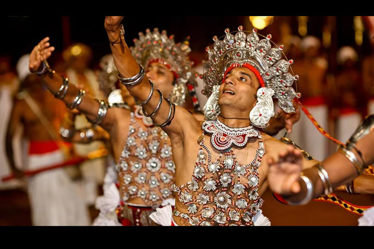 Sigiriya: Kandy VIP Transfer with Temple & Dance Show