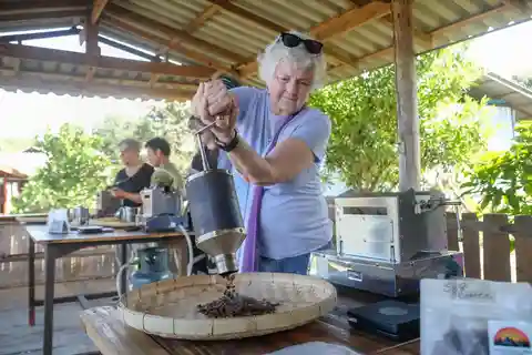 Chiangmai hilltribe Coffee Forest : Trek Plant Roast & Brew