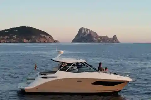 Ibiza Es Vedra: Private Bootsfahrt - Sonnenuntergang und Getränke.