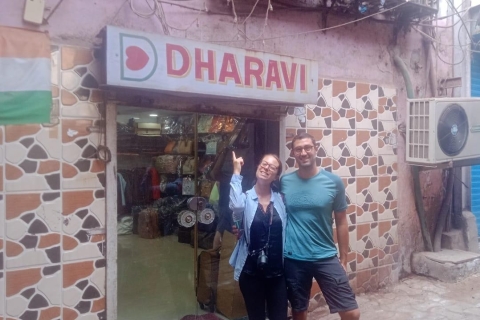 Visita privada a los barrios bajos de Dharavi, con traslado en coche incluido