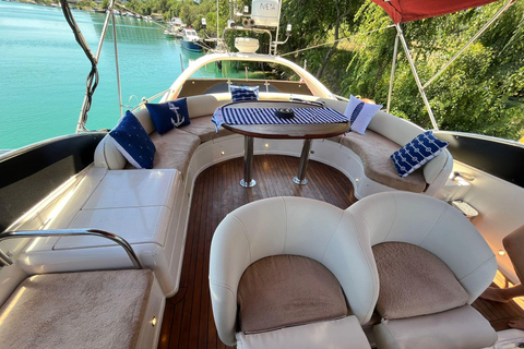 Side: Private Yacht & Sea Boat Cruise with Lunch The private yacht shown in the third picture
