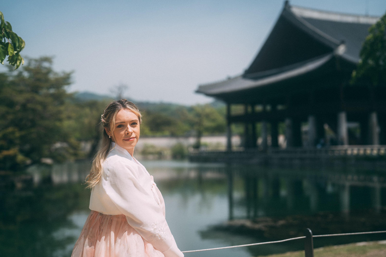 Seoul: Vintage Photoshoot with Professional Photographer