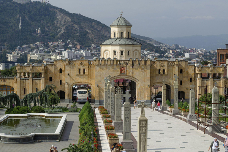 &quot;Vista Heights: El paraíso panorámico de Tiflis&quot;