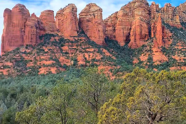 From Phoenix: Sedona Day Tour with Wine Tasting & Montezuma