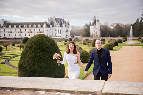 Amboise: Private Photoshoot with a Professional Photographer Private Photoshoot for large groups, family gatherings.